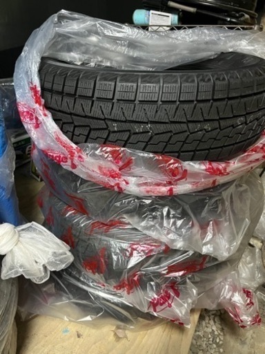 助けて下さい！冬タイヤ未使用品4本