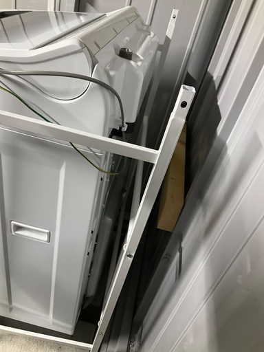 洗濯機用のカゴ、棚ラック
