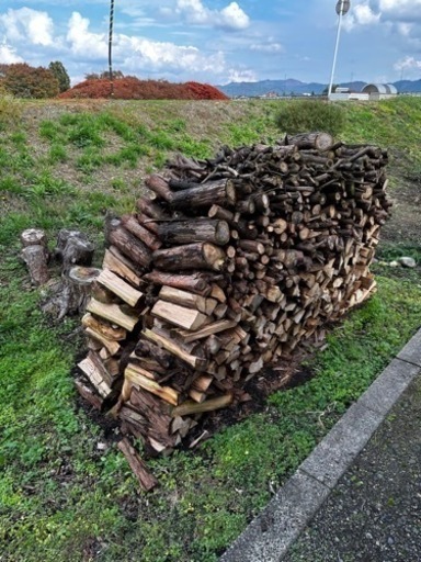 薪全部売ります！取りに来てくれる方お願いします！！！