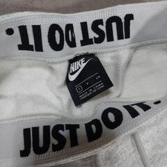 レディース　ナイキスウェット　ほぼ未使用の画像