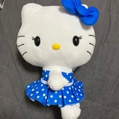キティちゃんぬいぐるみとクロミミニタオル