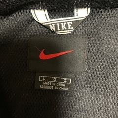 NIKEハーフジップナイロンパーカーの画像