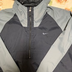 NIKEハーフジップナイロンパーカーの画像
