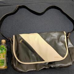 カバン差し上げます