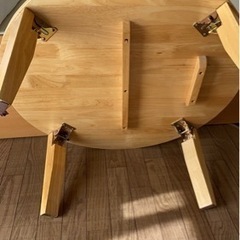 折りたたみ式丸テーブルの画像