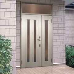 解体業者様、一軒家用の玄関ドア、余ってませんか？