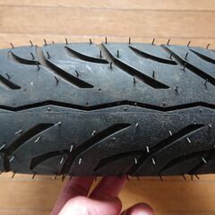 【10月29日限定価格】 90/90-10 新品未使用と中古のタイヤ 2本セットの画像