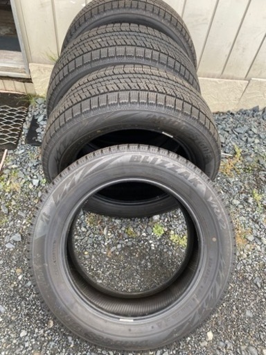決まりました！ブリヂストンスタットレス225/55R17  VRX2