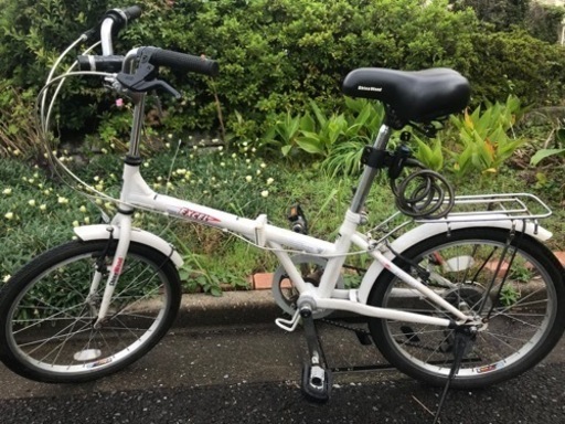 折りたたみ自転車　ギア付き　白　20インチ