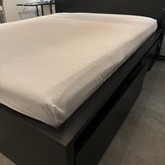 【IKEA】 クイーンサイズベッド (収納付き) MALM マルム ベッドフレーム 収納ボックス2個付き, ブラックブラウン/ルーローイ, 160x200 cmの画像