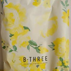 【新品・未開封】B-THREE ポーチの画像