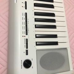 Yamaha piano Piaggero NP-12WH(ホワイト) の画像