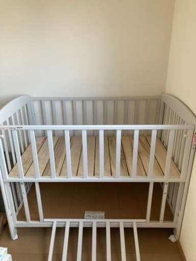 ベビーベッド　KATOJI