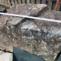 庭石差し上げます。