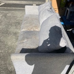 2-3人用ソフア　シミがありますの画像