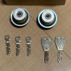 ★半額！USED・中古品！ＬＩＸＩＬ　シリンダーセットＳ型ハンドル用DNキーZ-1ST-DHYEシルバー（キー付リモコンキー用） ★の画像