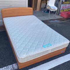☆中古￥10,800！フランスベッド　セミダブル　家具　組み立て式　収納引き出し付き　幅123㎝ｘ奥行205㎝ｘ高さ65㎝　【BJ221】