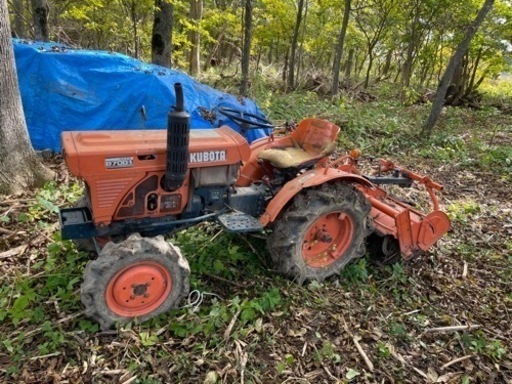 トラクター　B7001 KUBOTA