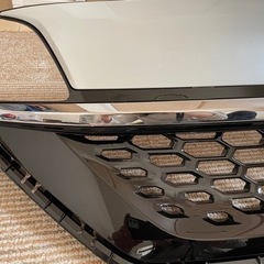 フリード　フロントグリル　型式6BA-GB5 新車外しの画像
