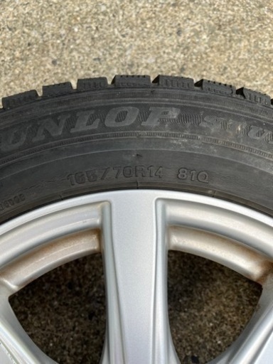 ダンロップ　スタッドレスタイヤ　165/70R14㌅　4本