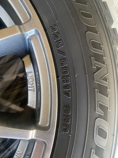 車のパーツ タイヤ、ホイール、スタッドレス