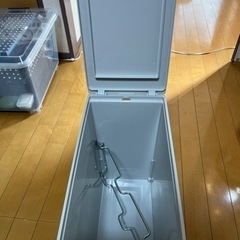 蓋つきゴミ箱の画像