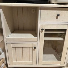 キッチン収納棚の画像