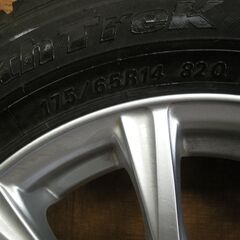 グッドイヤー・スタッドレスタイヤ＋アルミホイール　４本セットの画像