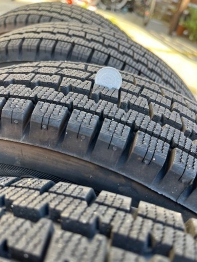 2022年製　ブリヂストン　スタッドレスタイヤ4本セット　ホイール付き　 W300 145/80R12 80/78N