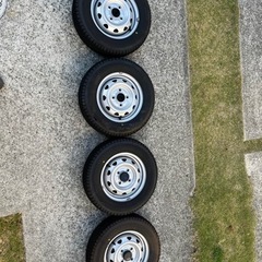 2022年製　ブリヂストン　スタッドレスタイヤ4本セット　ホイール付き　 W300 145/80R12 80/78N