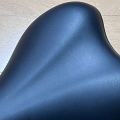 クロスバイク(自転車)のサドルの画像