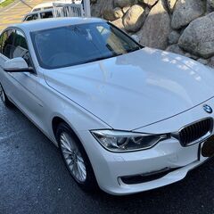 BMW 320i ラグジュアリー 2013年式