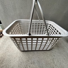 買い物カゴ　バスケット