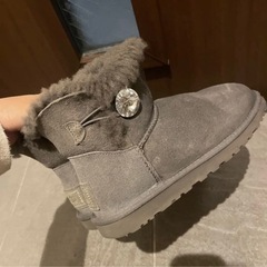 UGG  ムートンブーツの画像