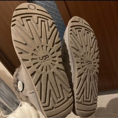 UGG  ムートンブーツの画像