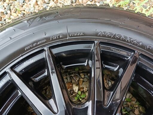 取引終了●スタッドレス　ホイール付き　185/65/14　ブリザックVRX2
