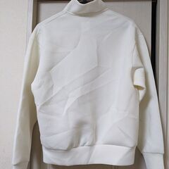 ユニクロ ウルトラストレッチドライスウェットハーフジッププルオーバの画像