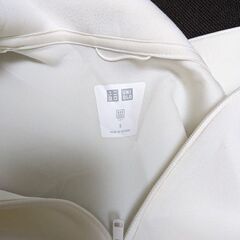 ユニクロ ウルトラストレッチドライスウェットハーフジッププルオーバの画像