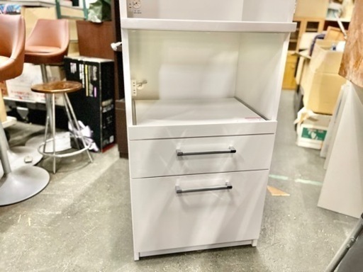 ?激安‼️ホワイトキッチンボード食器棚幅60cm?N043