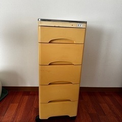 キャスター付き引き出し