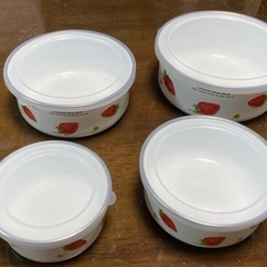 ホーロー保存容器４点［無料］