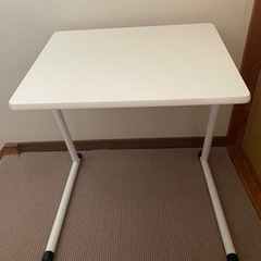 ソファー用デスクの画像