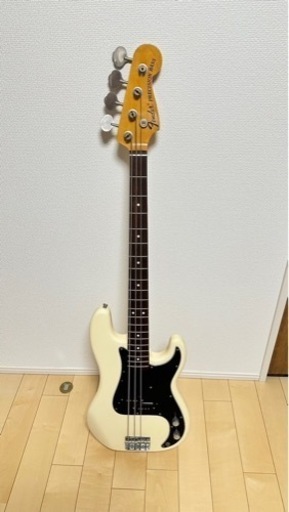 【お取り引き予定者あり】フェンダー　ベース