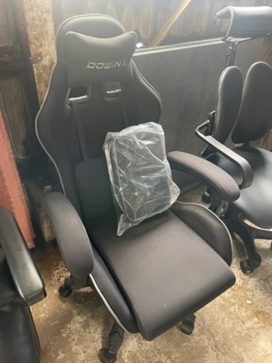 ゲーミングチェア　インテリア