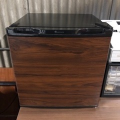セール！　2021年　冷蔵庫 46L おしゃれ 木目 ダークウッド　TOHOTAIYO 