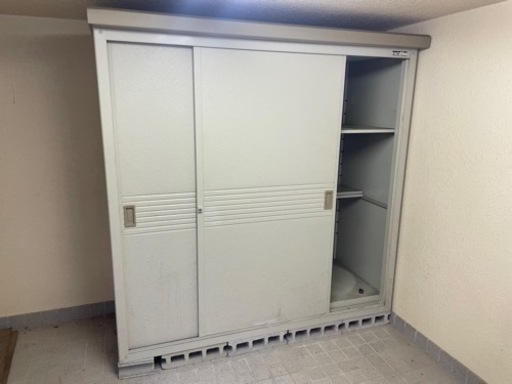 屋内使用！W1800 ヨド物置　倉庫　コンテナ　鍵付き