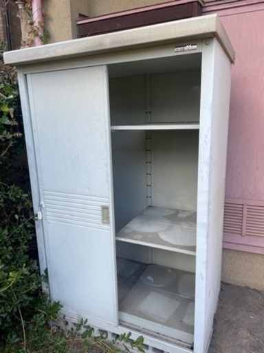 カギ付き　ヨド物置　小型　コンテナ　倉庫