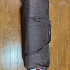 折りたたみ式ベビーベッドの画像