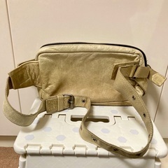 ウエストバッグ 本革 ベージュの画像