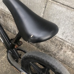ストライダー的　キックバイク　黒　子供用　自転車の画像